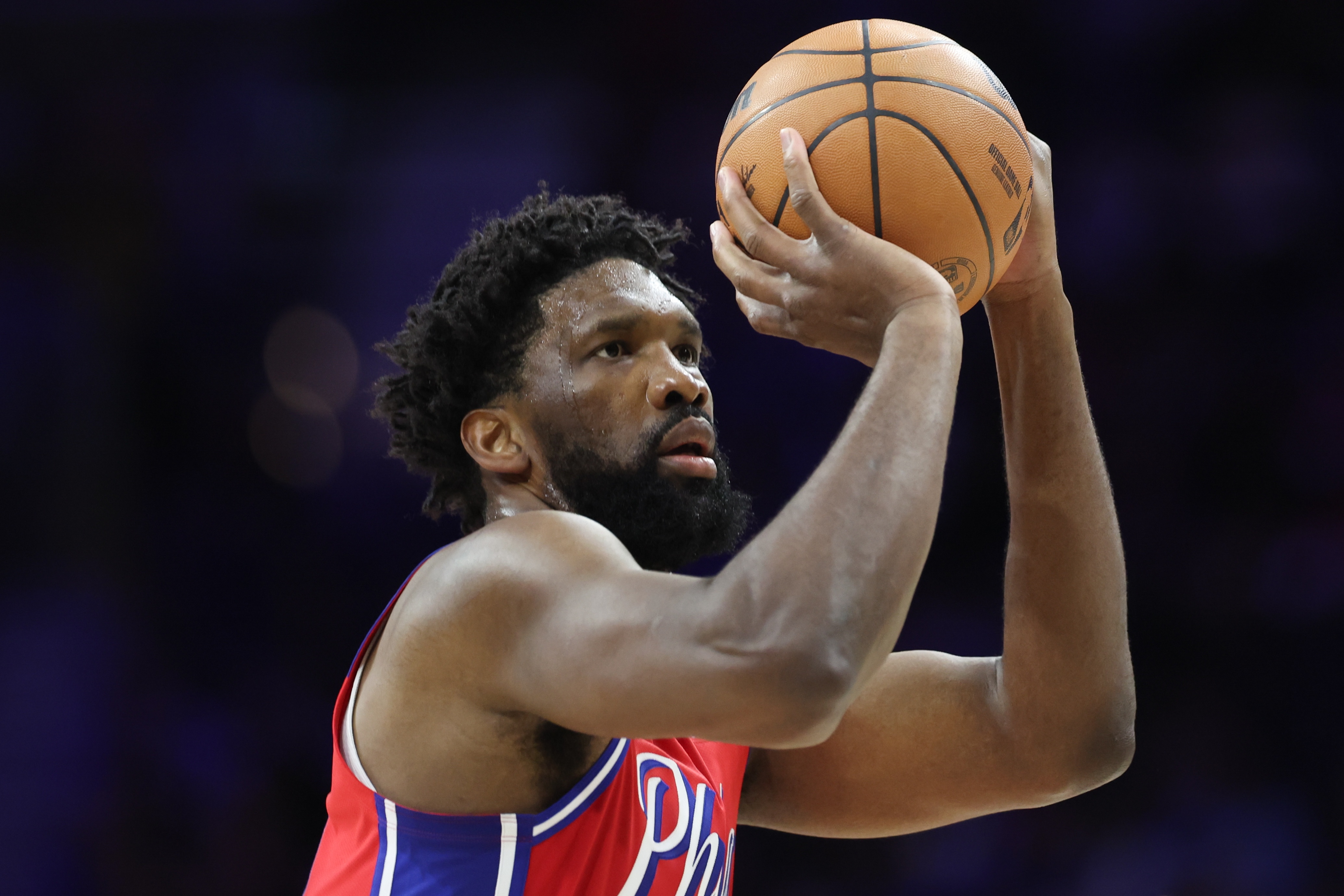 德甲买球-大帝归来！恩比德过去15场场均28.3分8.3板 正负值+90 战绩9-6