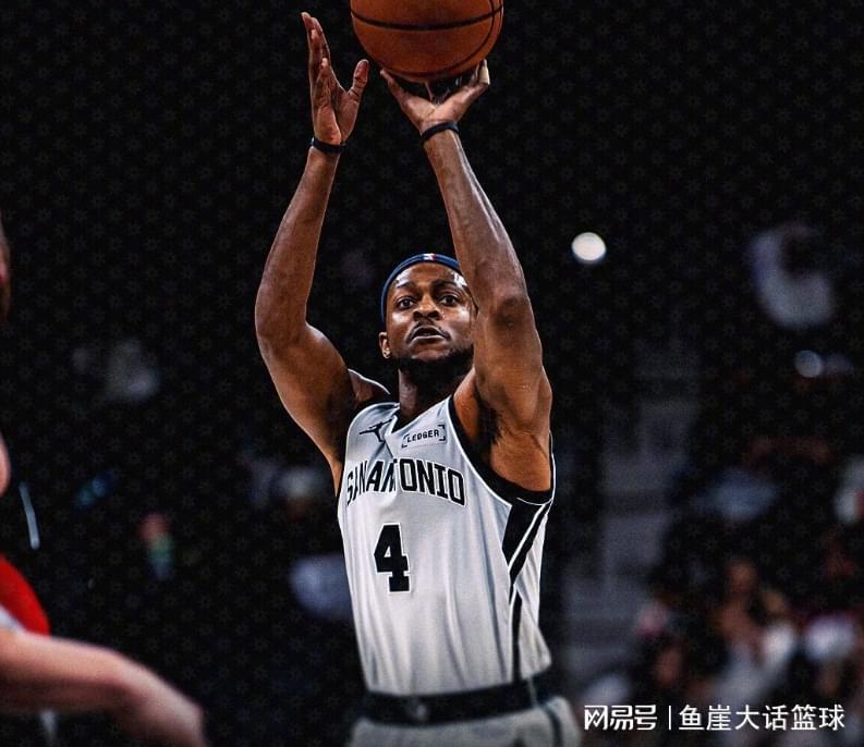 完胜！福克斯25+7榜眼高开低走，阿夫迪亚29分6失误，新秀大爆发